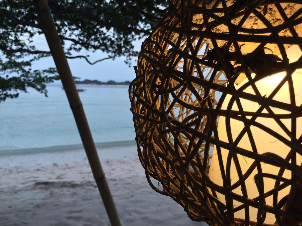 Coral Beach 2 Bungalow ギリ・トラワンガン エクステリア 写真