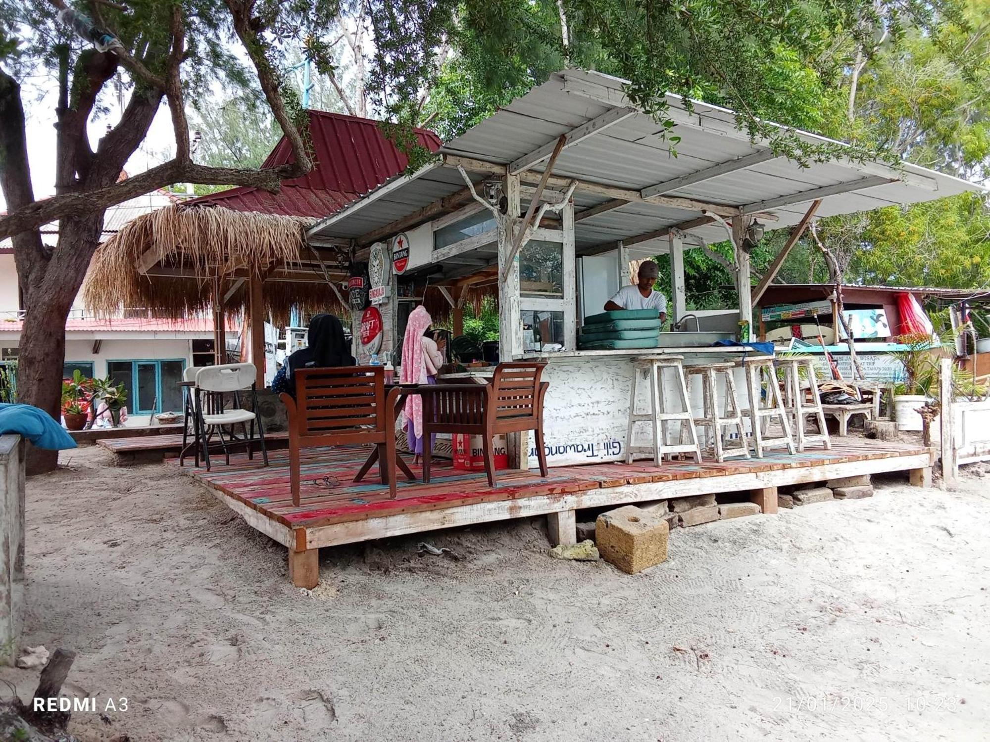 Coral Beach 2 Bungalow ギリ・トラワンガン エクステリア 写真