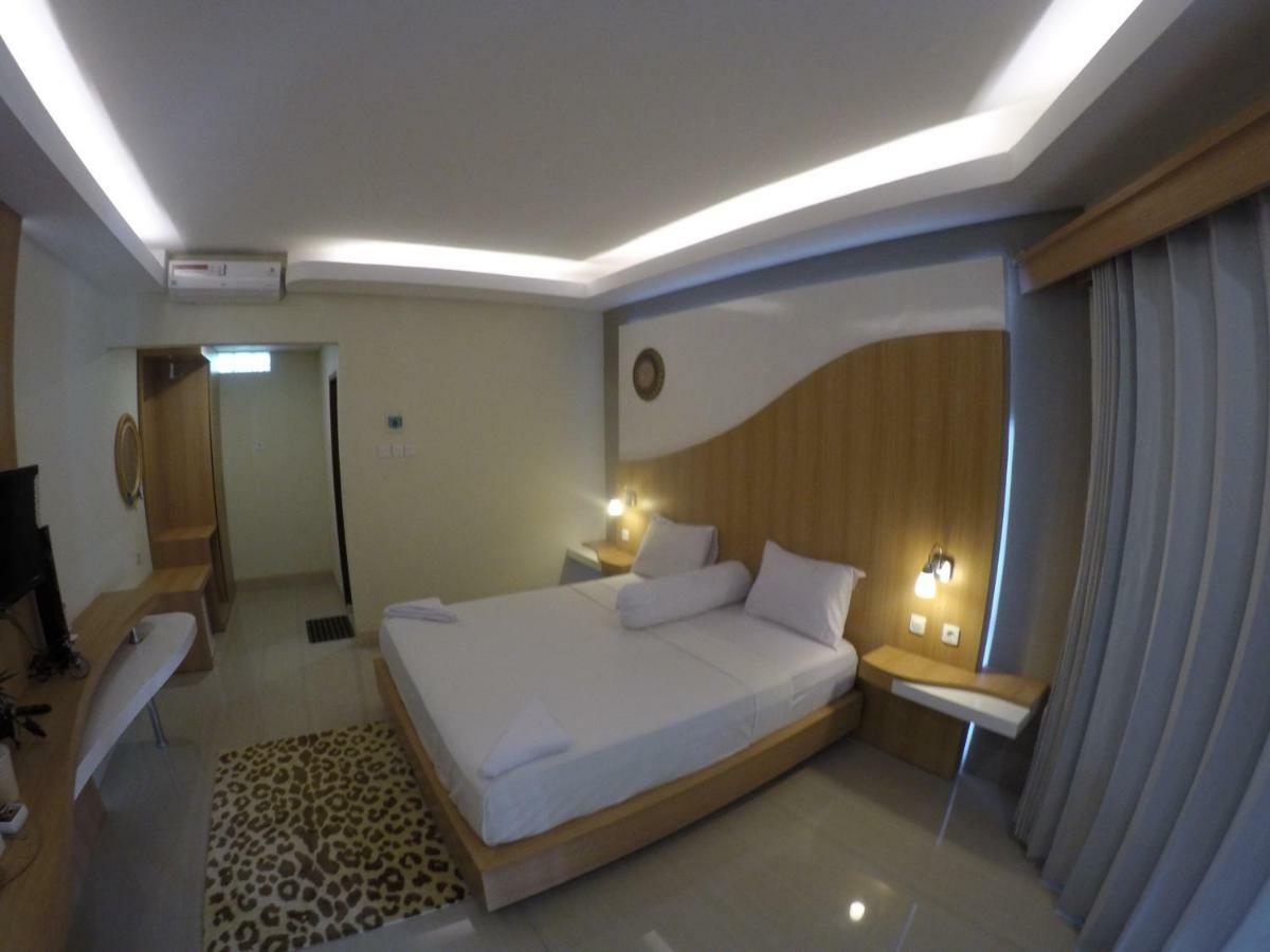 Coral Beach 2 Bungalow ギリ・トラワンガン エクステリア 写真