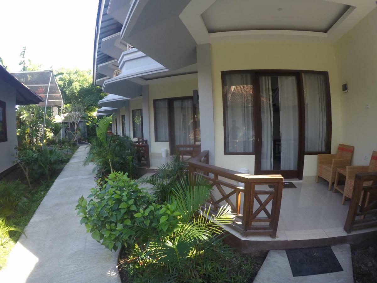 Coral Beach 2 Bungalow ギリ・トラワンガン エクステリア 写真