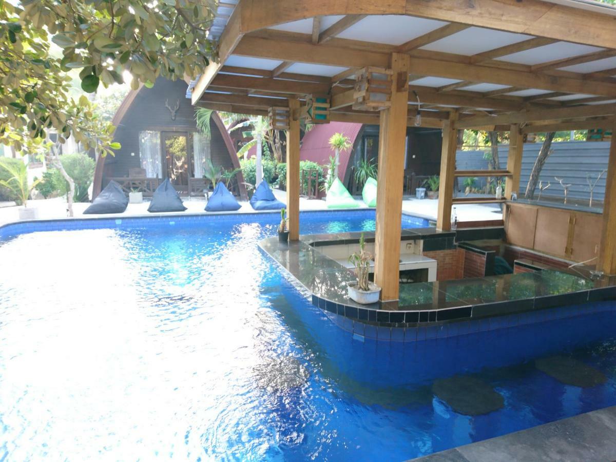 Coral Beach 2 Bungalow ギリ・トラワンガン エクステリア 写真