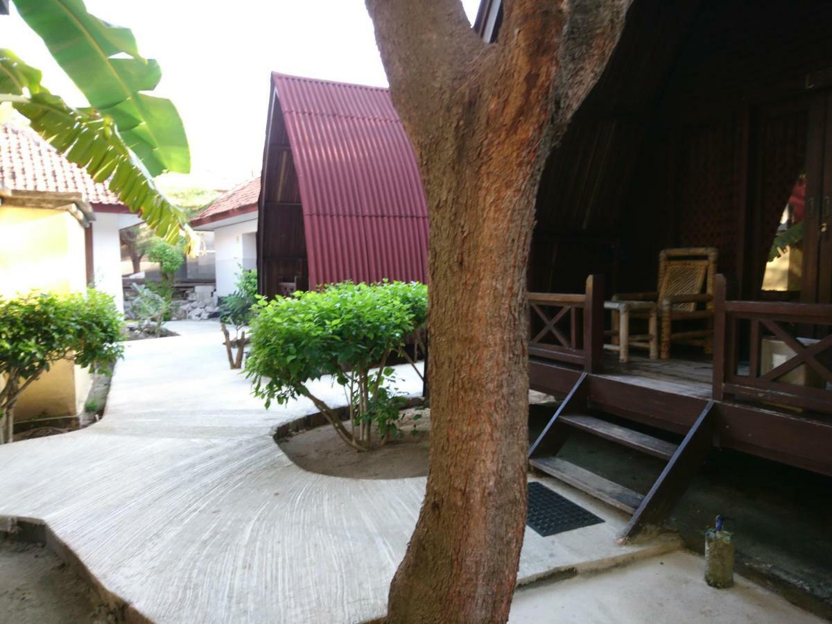 Coral Beach 2 Bungalow ギリ・トラワンガン エクステリア 写真