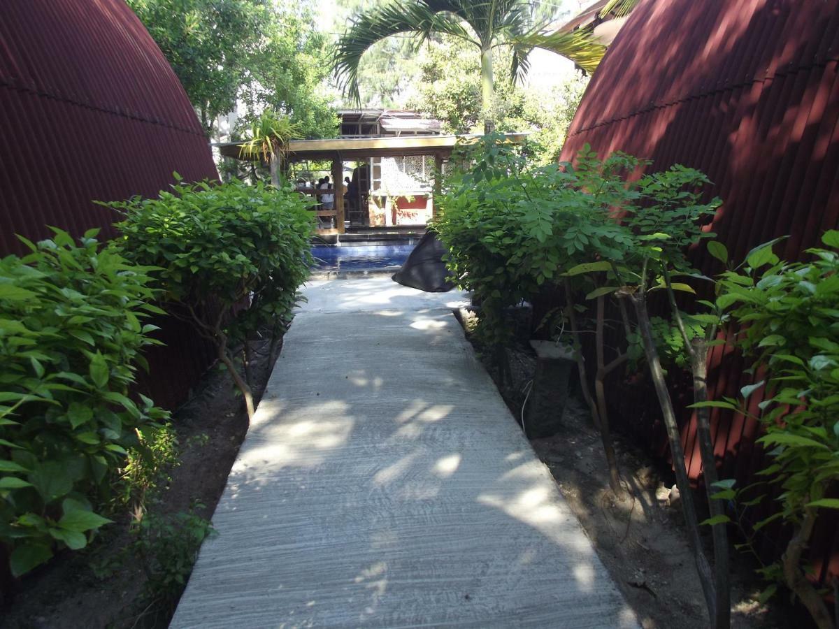 Coral Beach 2 Bungalow ギリ・トラワンガン エクステリア 写真